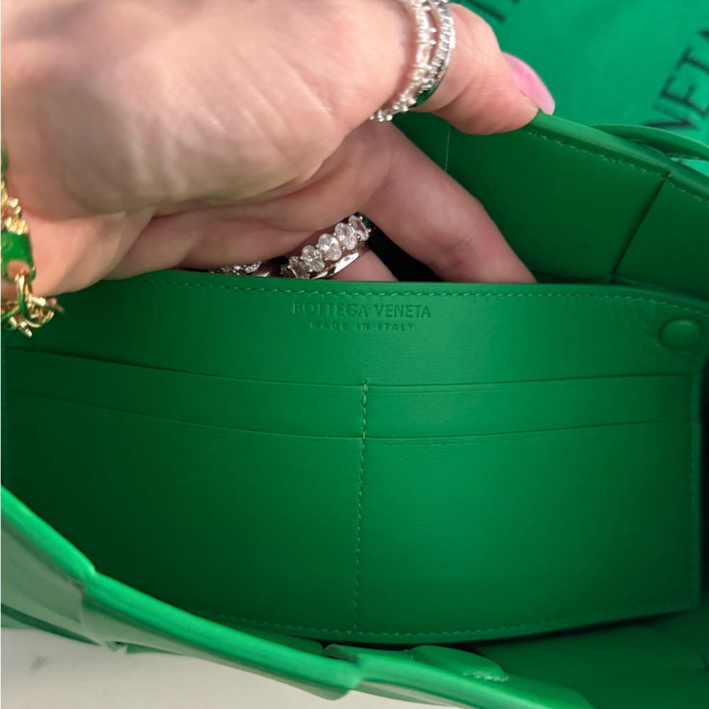 BOTTEGA VENETA Calfskin Maxi Intrecciato Cassette Pouch on Strap in Parakeet - Picture 12 of 15